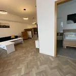 Apartament Lucia *