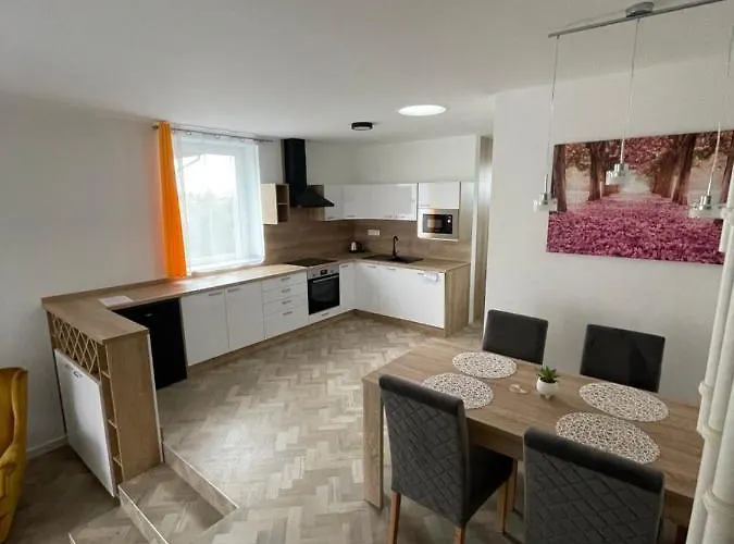 Lucia Apartmán
